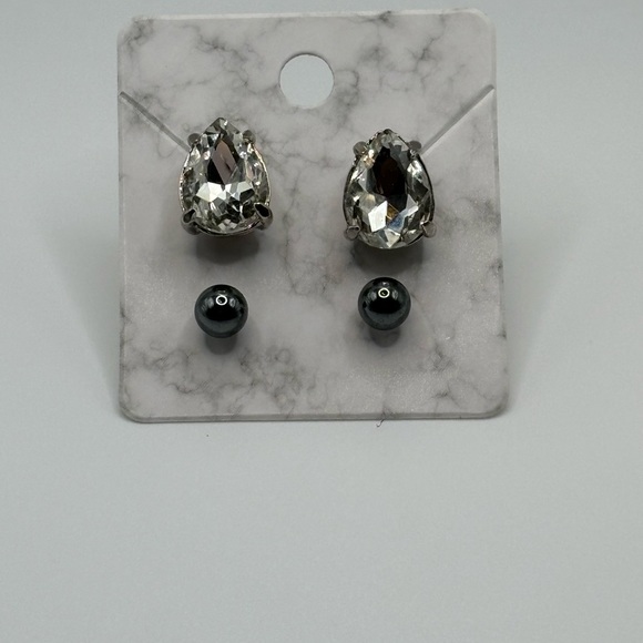 Earring set with cubic zirconia teardrop studs and charcoal circle studs. - Picture 3 of 4